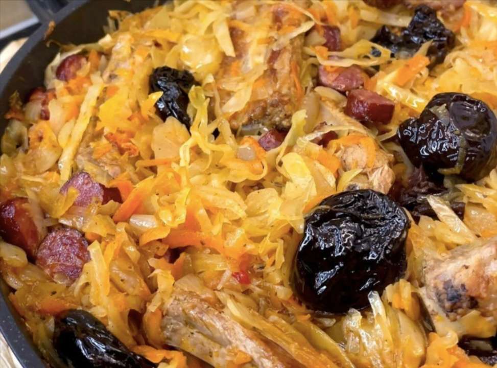 Блогерка показала, як приготувати бігос / Фото: instagram/vistovska_cooking Блогерка показала, як приготувати бігос / Фото: instagram/vistovska_cooking