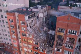 Кількість жертв внаслідок удару по Дніпру зросла Кількість жертв внаслідок удару по Дніпру зросла