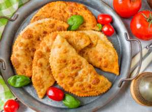 Рецепт чебуреков/Фото: Рецепты Вкусного Блога for Pinterest Чебуреки