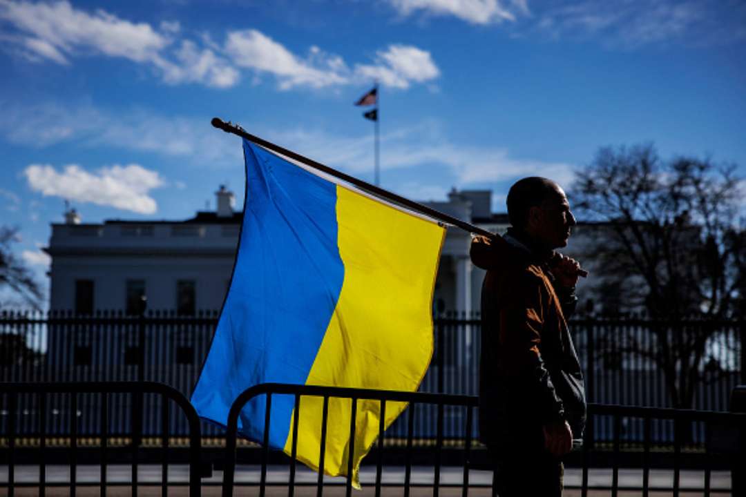Україна отримає допомогу від Болгарії та Швеції/Фото: Samuel Corum/Getty Images Ще дві країни надають Україні військову та гуманітарну допомогу: що отримаємо