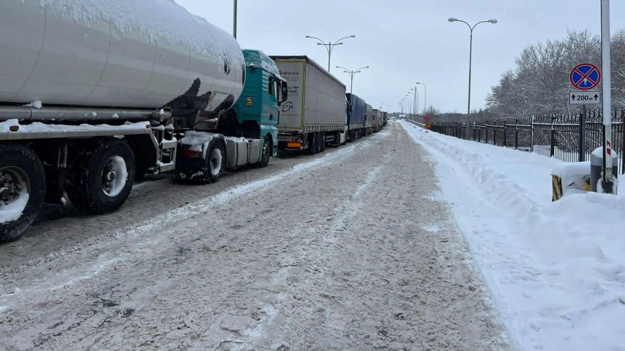Угорські перевізники 11 грудня розпочнуть протест на кордоні біля ПП "Загонь-Чоп" Угорські перевізники 11 грудня розпочнуть протест на кордоні біля ПП "Загонь-Чоп"
