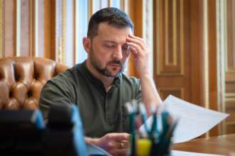 Зеленский поздравил Дика Шуфа с назначением на должность Премьер-министра Нидерландов Зеленский обсудил с новым премьером Нидерландов Формулу мира и подготовку летчиков