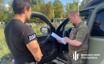 ДБР повідомило про підозру екскомандиру частини, який видав наказ про "відрядження" на службу до КМВА/Фото: ДБР ДБР повідомило про підозру екскомандиру частини, який видав наказ про "відрядження" на службу до КМВА/Фото: ДБР
