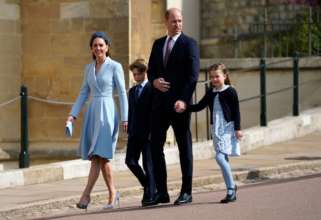 Кейт Мидллтон устроила фотосъемку для 7-летней дочери/Фото: Getty Images Среди цветов и с яркой улыбкой: Кейт Миддлтон устроила съемку для дочери в честь ее 7-летия