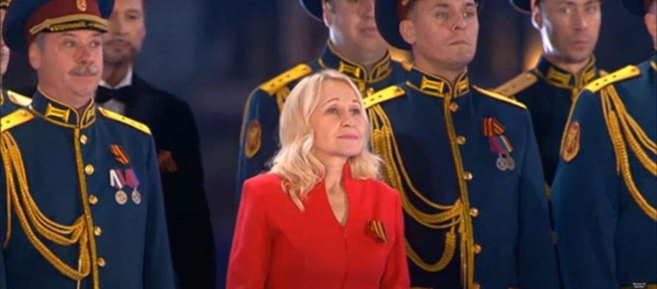 В окупованому Херсоні народна артистка України перейшла на бік ворога/Фото: росзмі В окупованому Херсоні народна артистка України перейшла на бік ворога/Фото: росзмі
