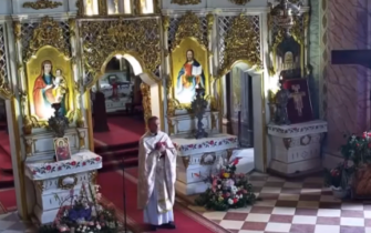 В Ужгороде священник призвал к примирению с россией/Фото: Дарья Сипигина В Ужгороде священник призвал к примирению с россией