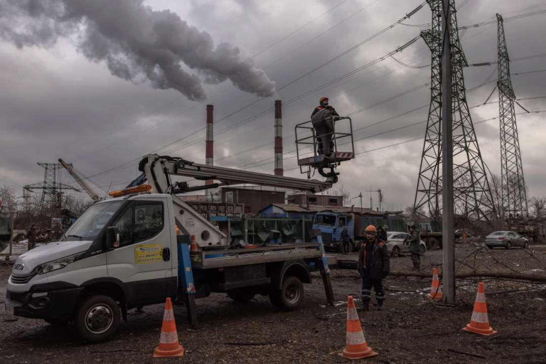 В Україні без світла майже 500 населених пунктів - "Укренерго"/Фото: Getty Images В Україні без світла майже 500 населених пунктів - "Укренерго"/Фото: Getty Images