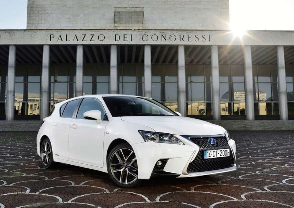 10 найнадійніших вживаних авто /Фото: Lexus Водії назвали десятку найбільш надійних автомобілів на вторинному ринку