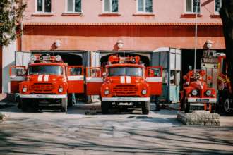 Фото:pexels/Автор:natalie Пожарные машины
