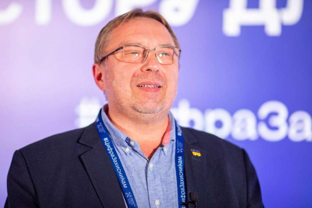 Захисники та Захисниці можуть оформити більшість послуг у ПФУ online