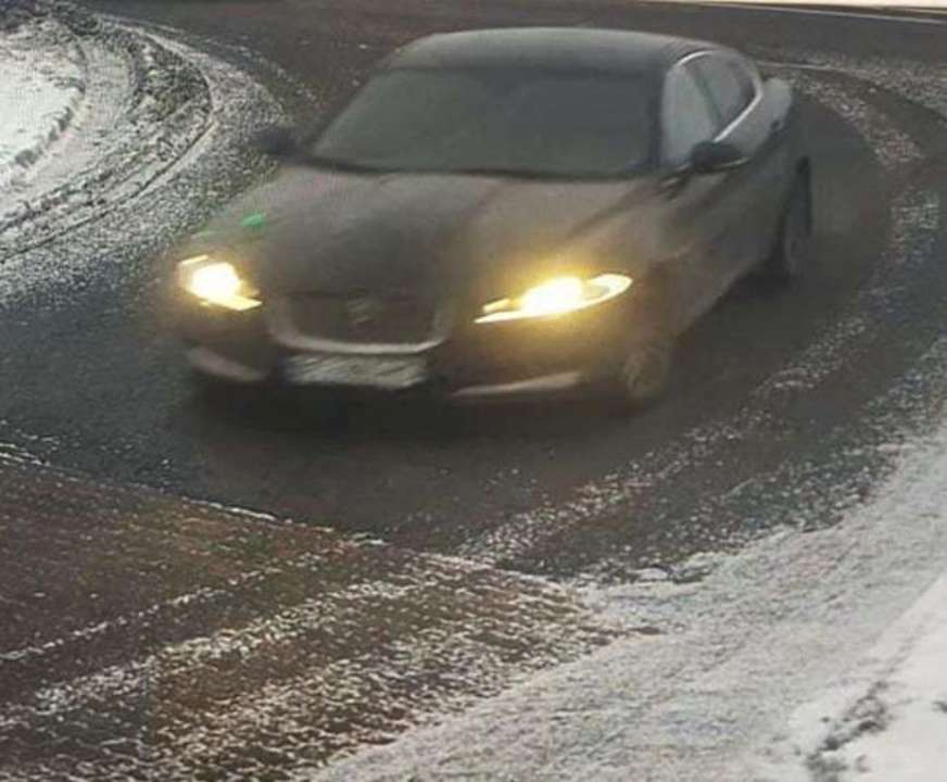 Фото: Полиция Киевской области Мужчина продал свой Jaguar и заявил об угоне ради дополнительной компенсации