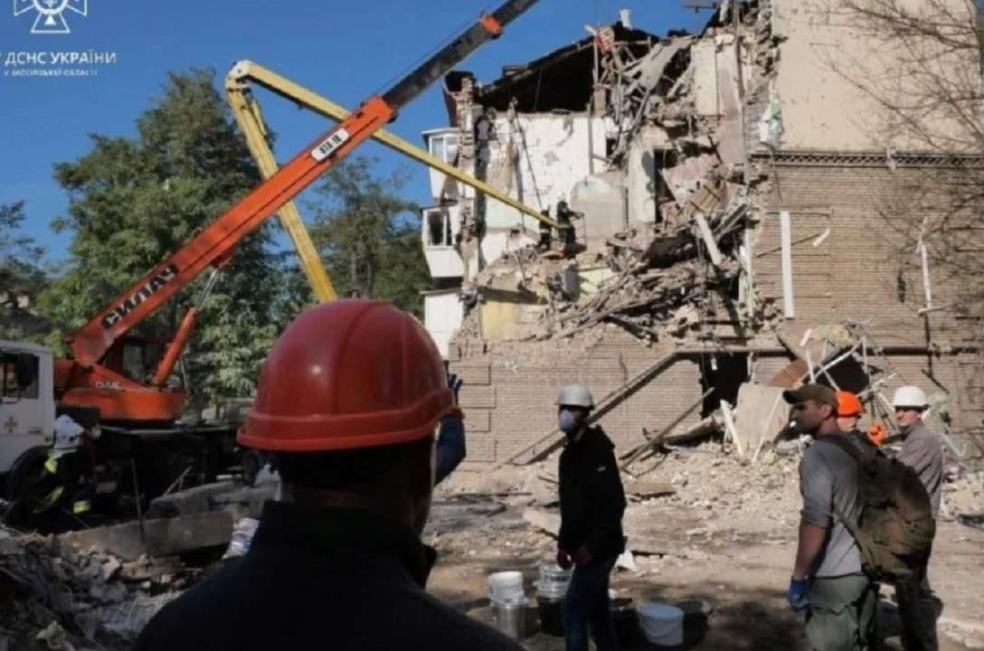 Обстрел Запорожья 6 октября: число погибших выросло/Фото: dsns.gov.ua Обстрел Запорожья 6 октября: число погибших выросло