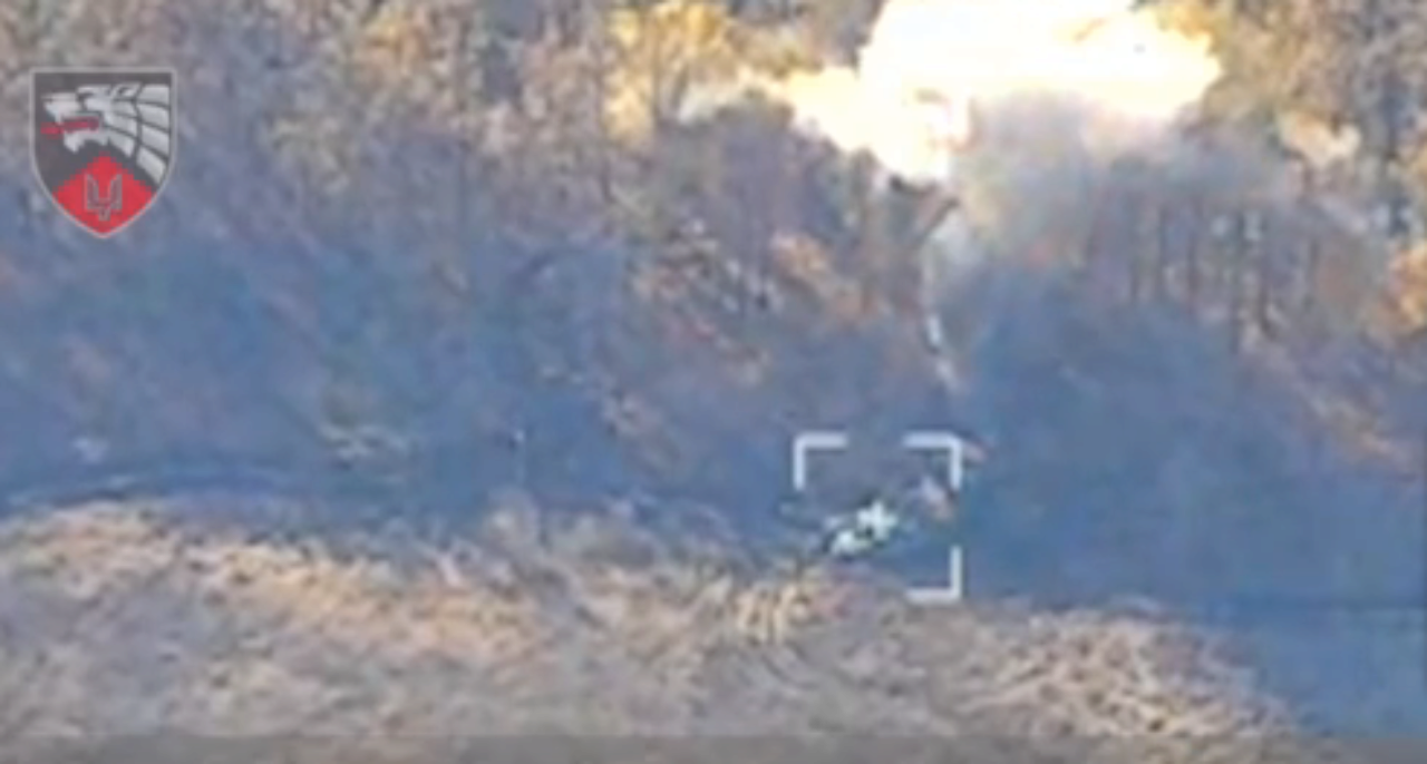 Появилось видео уничтожения вражеской техники возле Авдеевки / Фото: Скриншот Появилось видео уничтожения вражеской техники возле Авдеевки / Фото: Скриншот