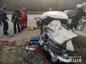 Фото: ГУНП у Київській області Моторошна ДТП у Києві: загинули двоє людей