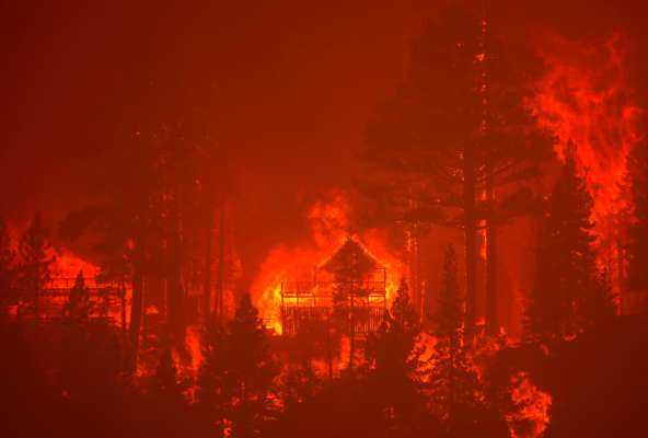 Фото: Getty Images Спалено понад 80 тисяч гектарів землі: у Каліфорнії намагаються загасити масштабну пожежу
