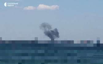 У порту Одеси пролунали вибухи. Фото: Скріншот із відео В Одесі вибухи