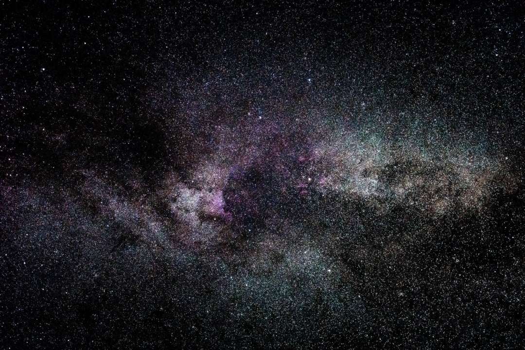 Вчені NASA порівняли якість знімків космічних телескопів "Джеймс Вебб" та Hubble/Фото: Pexels Космос