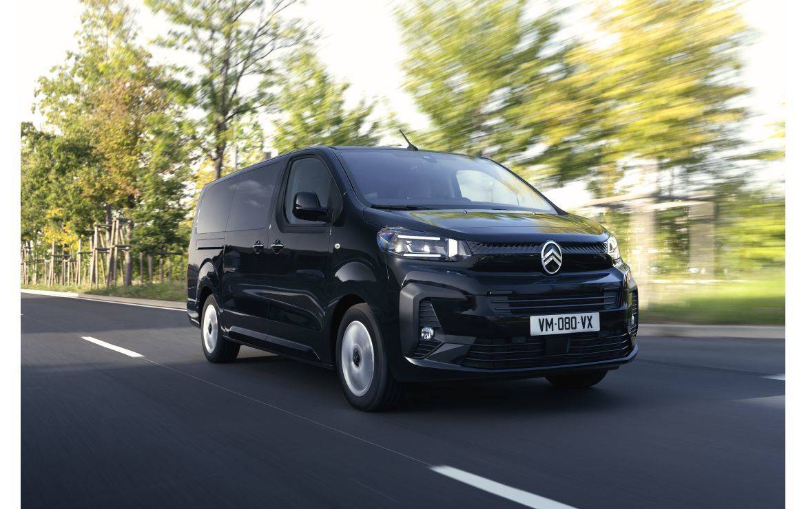 Фото: Citroen Citroën показала обновленный электрический фургон Space Tourer