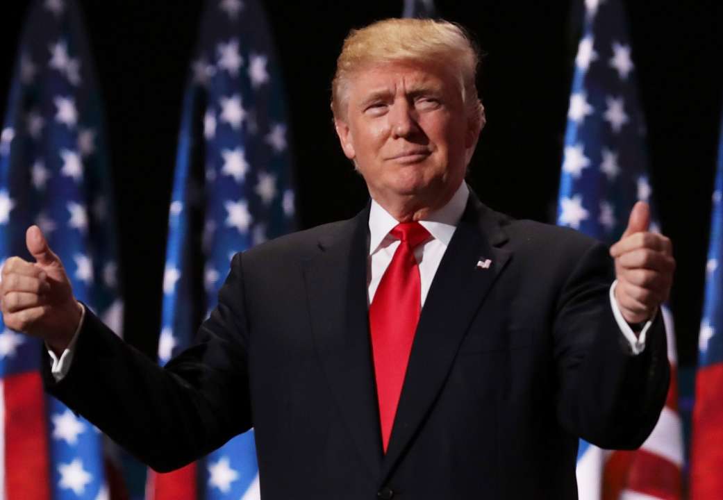 Зеленский напомнил Трампу, что тот обещал в случае победы на выборах закончить войну в Украине через 24 часа. Фото: GettyImages/Автор - Chip Somodevilla Выборы в США Трамп Джонсон