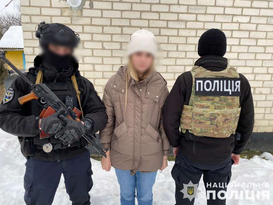 Поліцейські ліквідували злочинне угруповання, яке продавало для ЗСУ неіснуючі дрони/Фото: Нацполіція Поліцейські ліквідували злочинне угруповання, яке продавало для ЗСУ неіснуючі дрони/Фото: Нацполіція