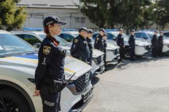 Франція передала Україні 13 автомобілів для мобільних груп поліції з протидії насильству/Фото: МВС Франція передала Україні 13 автомобілів для мобільних груп поліції з протидії насильству — МВС