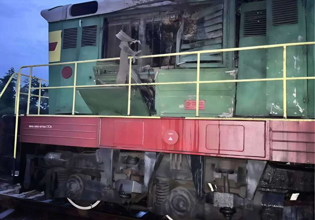 Ворог уночі атакував залізничну інфраструктуру в Сумській та Дніпропетровській областях/Фото: UkrzalInfo Ворог вночі цілеспрямовано обстріляв залізничну інфраструктуру в двох областях – Укрзалізниця
