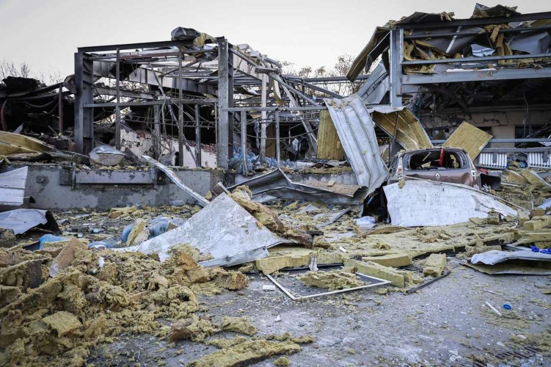 Враг также нанес удар по гражданскому хлебопекарному предприятию в Харькове В Харькове возросло количество пострадавших