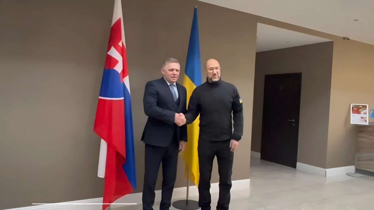 Премьер-министр Украины Шмыгаль встретился со словацким коллегой Фицо в Ужгороде/Фото: скриншот Шмыгаль встретился в Ужгороде с премьер-министром Словакии
