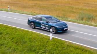 Новый электрический седан Volkswagen способен преодолеть почти 800 км на одном заряде/Фото: Volkswagen Volkswagen ID.7 Pro S ошеломляет своим реальным запасом хода на одном заряде