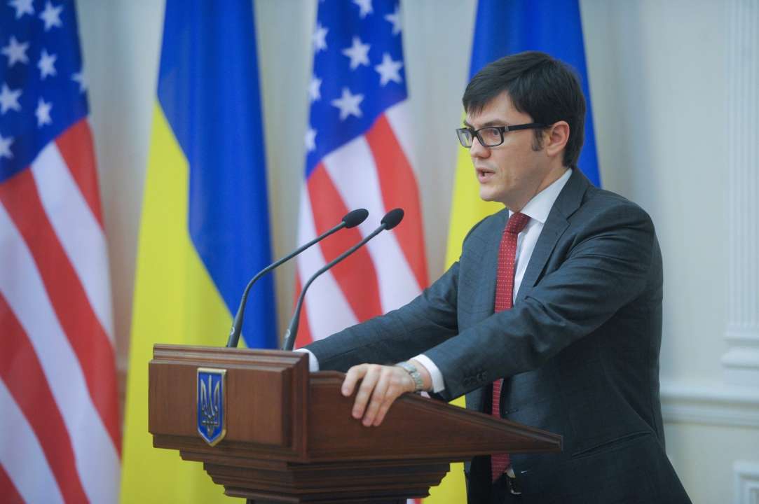 Злоупотреблял властью: бывшему министру сообщили о подозрении