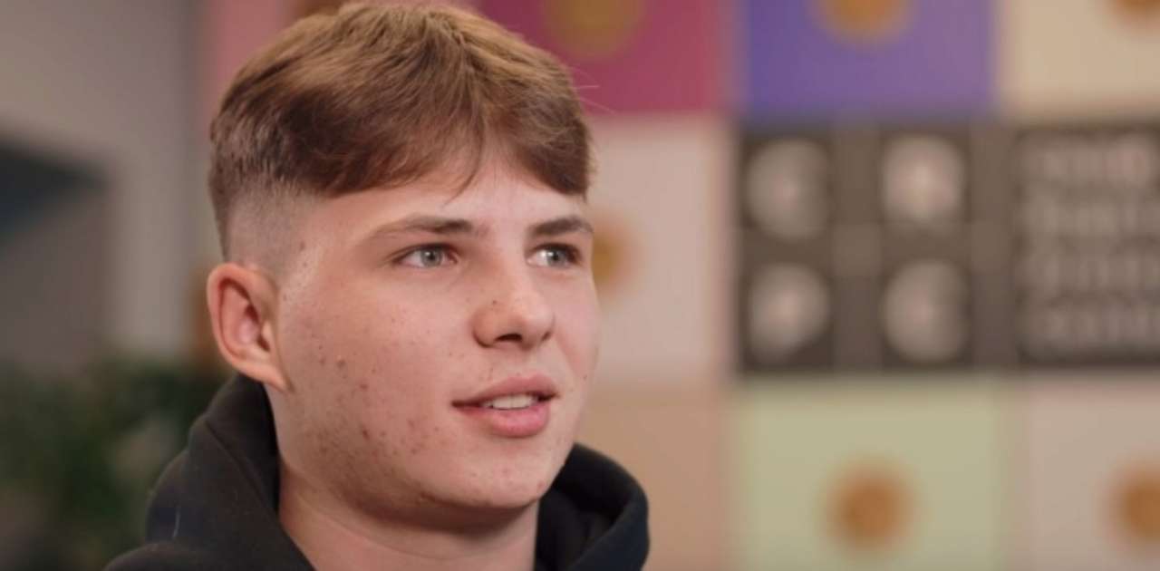 Сергей рассказал, как его забрали в белгород и он пытался скрыться. Скриншот видео История_возвращенных_детей