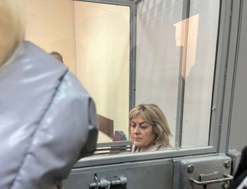 Суд арештував керівницю Хмельницького обласного центру медико-соціальної експертизи Суд арештував керівницю Хмельницького обласного центру медико-соціальної експертизи