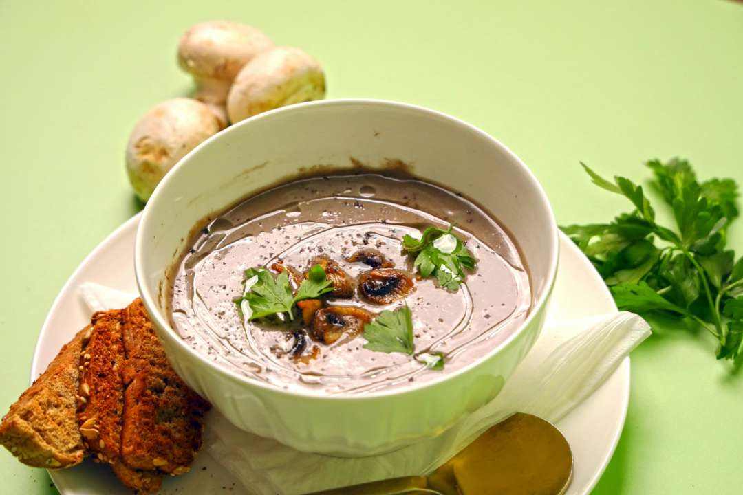 Грибний крем-суп/Фото: pexels Вкуснее чем в ресторане: готовим нежный грибной крем-суп за полчаса