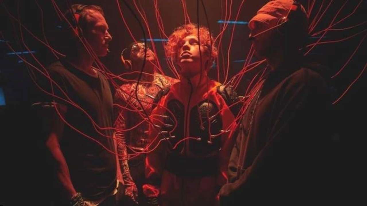 Кадр із кліпу "Перемога" "Океан Ельзи" і гурт Kalush записали спільний трек і презентували кліп на пісню "Перемога"