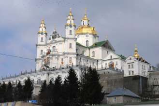 Керівника Почаївської лаври хочуть притягнути до кримінальної відповідальності / Фото: WikiMedia Почаївська лавра