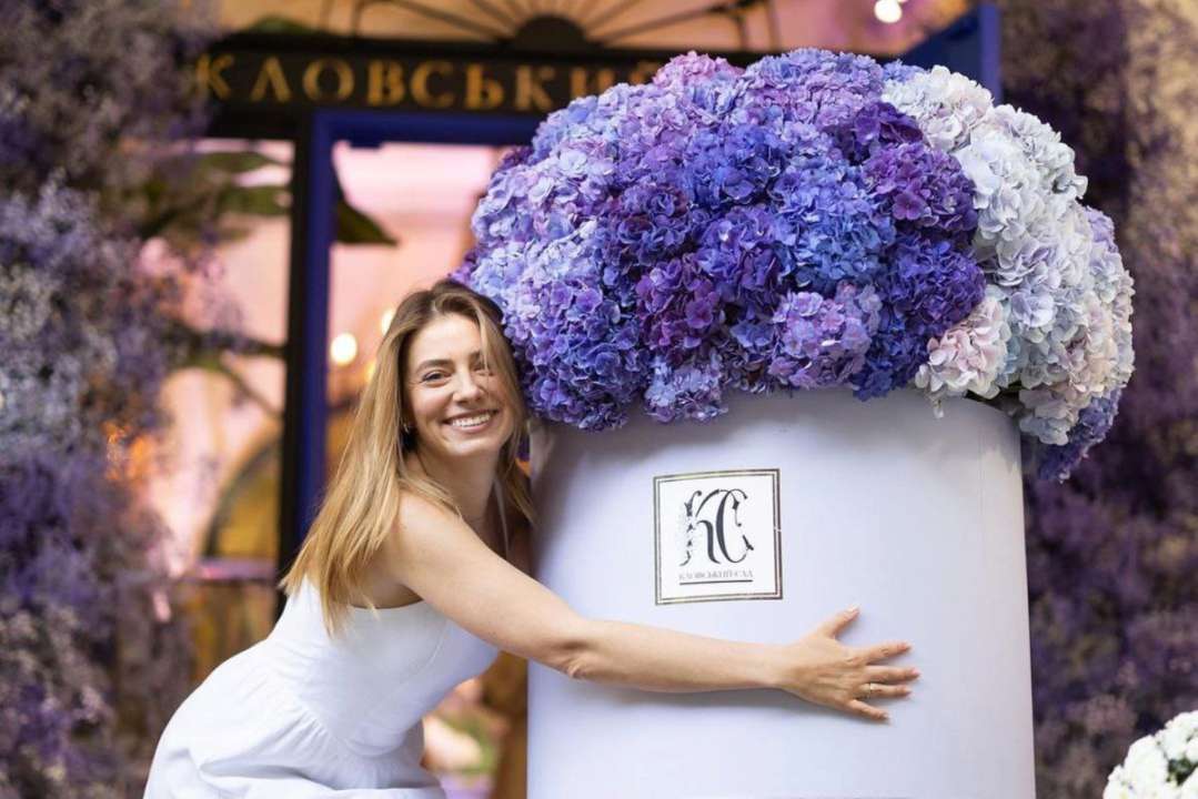 Петрожицька похизувалася обручкою / Фото: Instagram/petrozhitskaya Акторка Дар'я Петрожицька похизувалася обручкою. Фото
