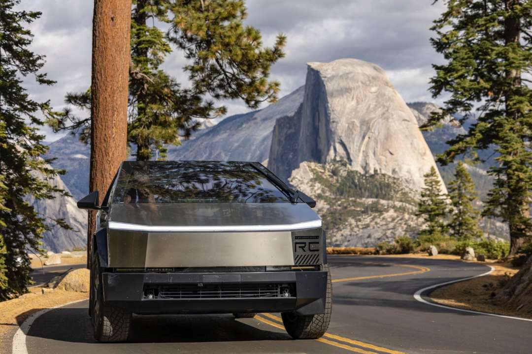 Фото з https://www.pexels.com/ Tesla відкликає понад 120 тис. електромобілів через можливі проблеми із дверима