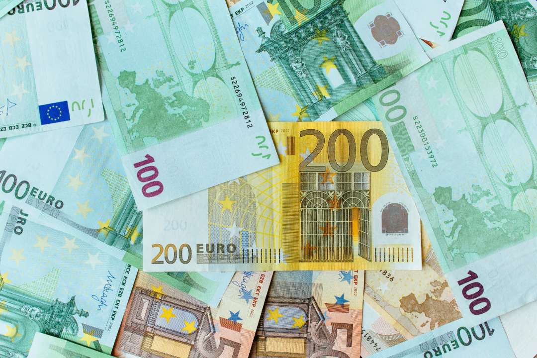 Країни НАТО виділили на оборону 470 млрд євро. Фото: Freepik держави Альянсу потратять на оборону рекордну суму в 2024 року