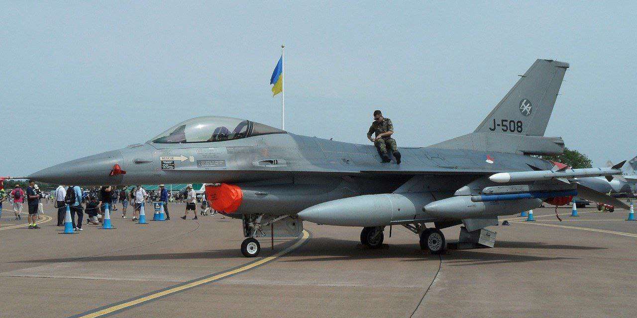 Навчання українських пілотів на F-16 у США завершено — Євлаш