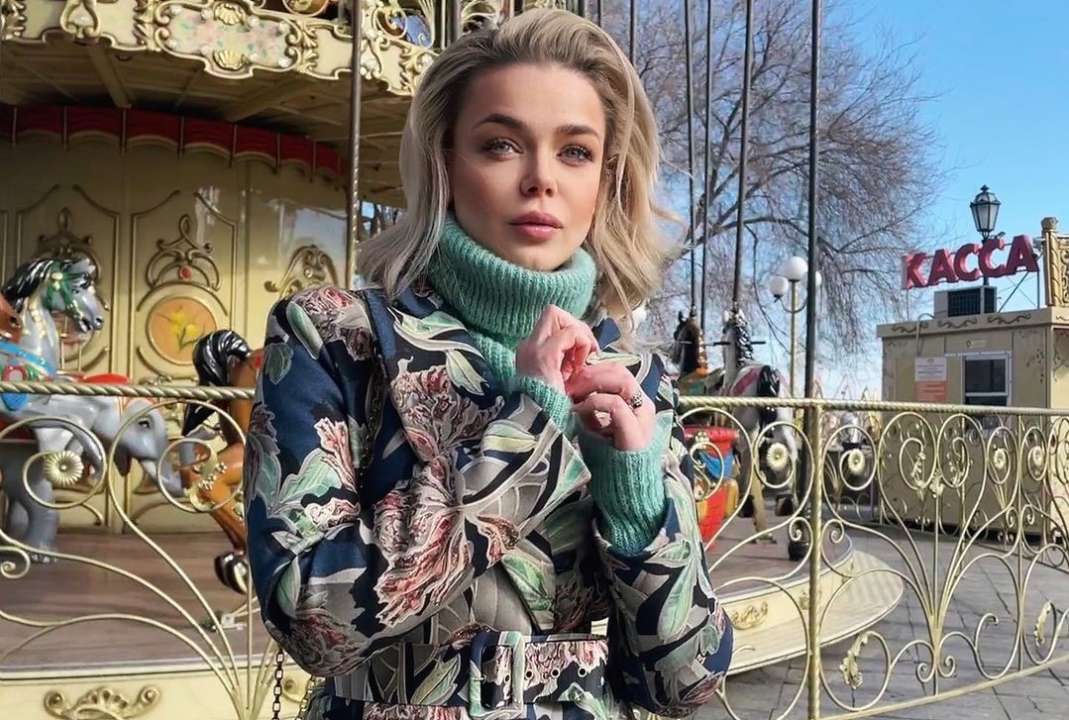 Ще зовсім дитина: Аліна Гросу показала архівне фото з Поплавським