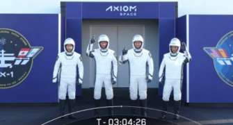 SpaceX отправила первую полностью приватную миссию. Фото: скріншот із запуску SpaceX космічні туристи