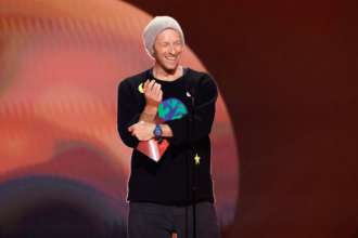 Лідер Coldplay Кріс Мартін розповів про дієту, яка тримає його в формі/Фото: Kevin Winter/Getty Images Співак Кріс Мартін