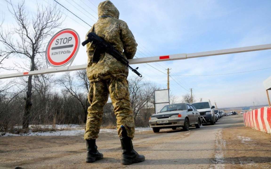 В двух районах Днепропетровщины ввели дополнительные меры военного положения/Фото: УНИАН В двух районах Днепропетровской области ТЦК предоставили право проверки документов и досмотра вещей