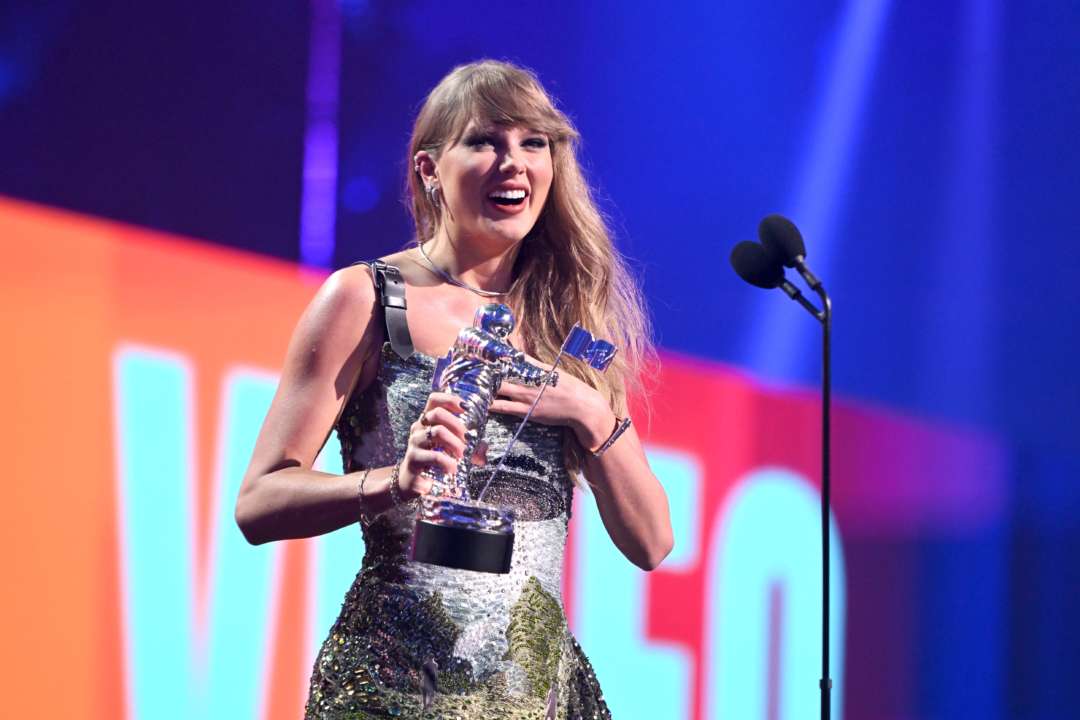 Тейлор Свифт побила рекорд Бейонсе на премии MTV VMA по количеству личных наград