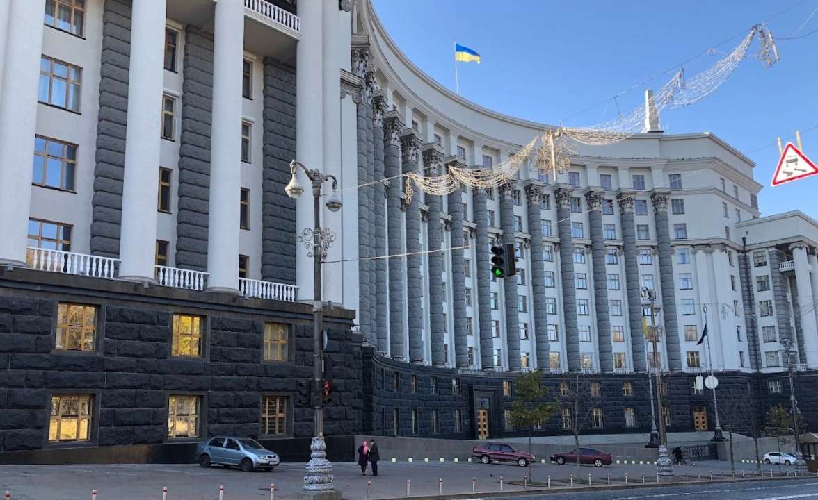 Кабмин отменил запрет на пользование кондиционерами и внешним освещением. Фото: Wikipedia Кабмин